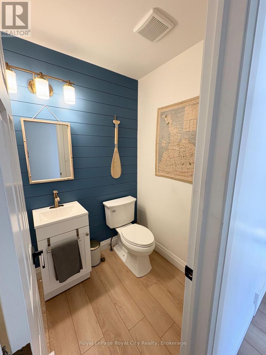 












82 GUNN AVENUE

,
Cambridge,




Ontario
N3C3J7

