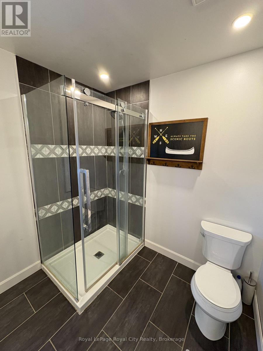 












82 GUNN AVENUE

,
Cambridge,




Ontario
N3C3J7

