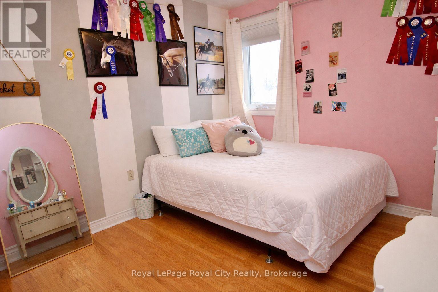 












82 GUNN AVENUE

,
Cambridge,




Ontario
N3C3J7

