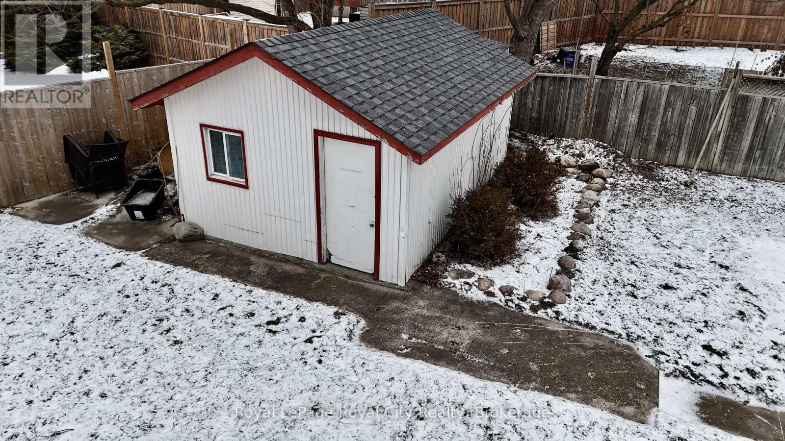 












82 GUNN AVENUE

,
Cambridge,




Ontario
N3C3J7

