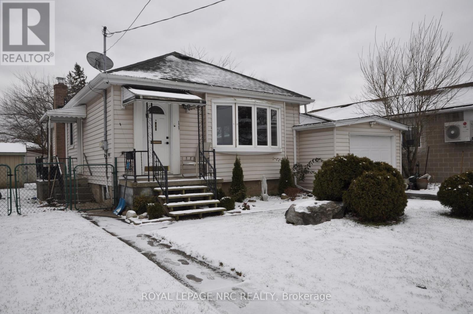 












129 GILMORE ROAD

,
Fort Erie (Central),




Ontario
L2A2L9

