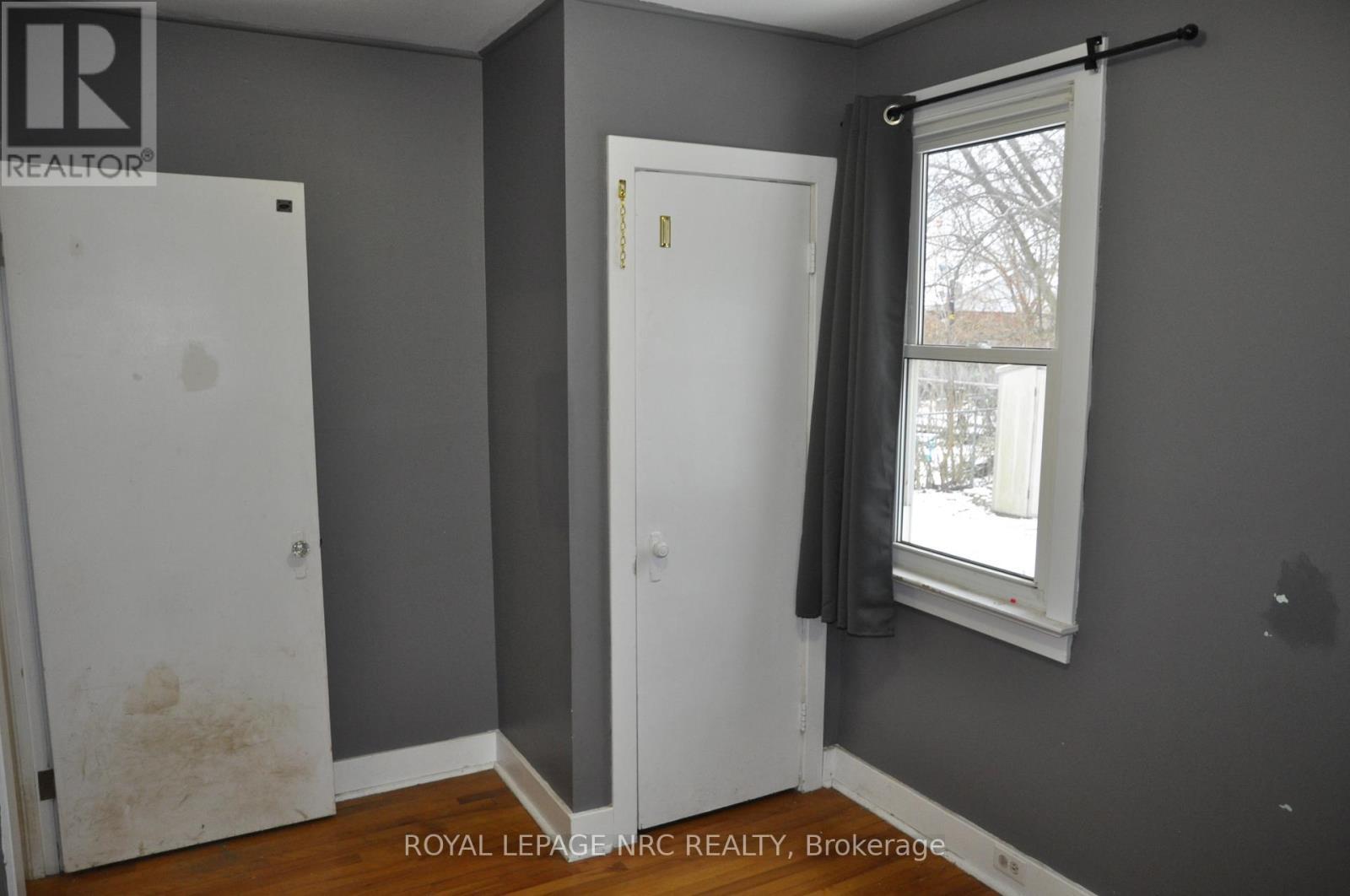 












129 GILMORE ROAD

,
Fort Erie (Central),




Ontario
L2A2L9

