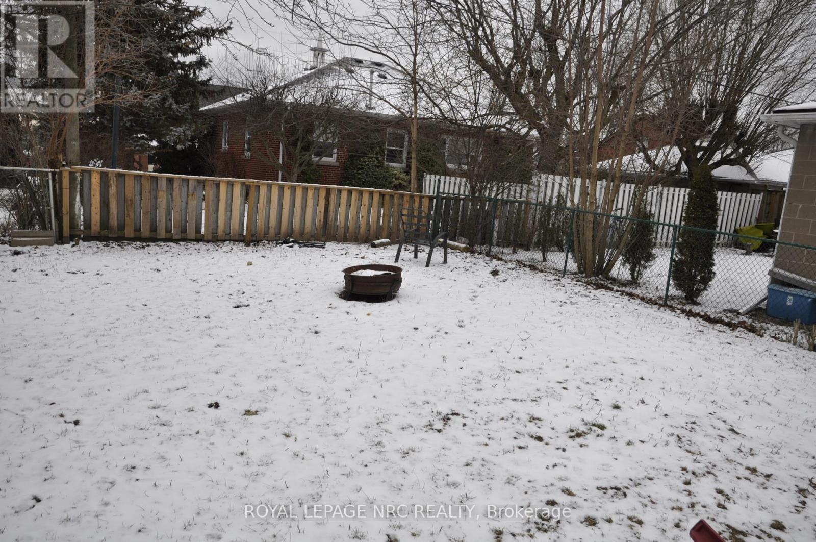 












129 GILMORE ROAD

,
Fort Erie (Central),




Ontario
L2A2L9

