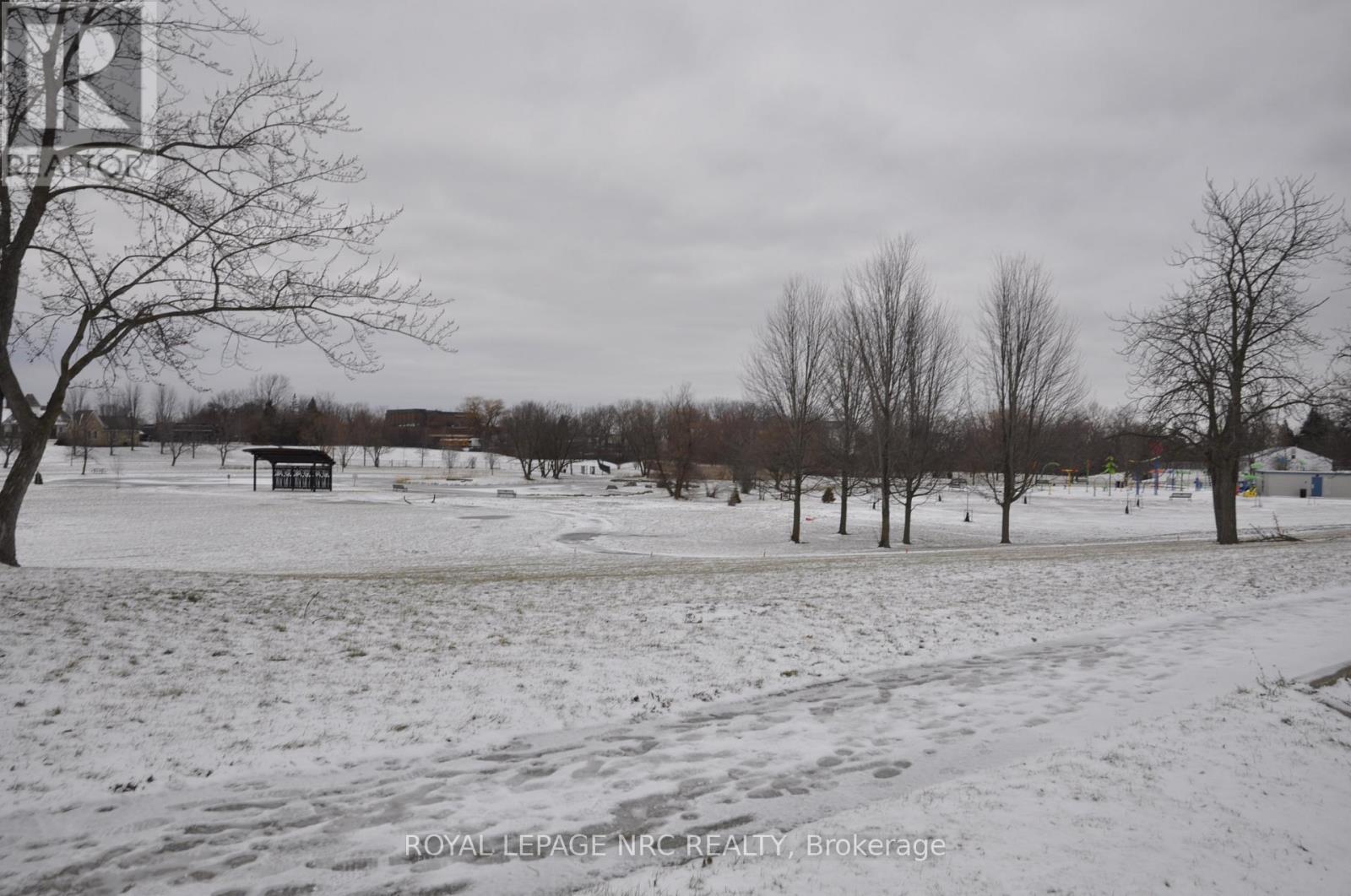 












129 GILMORE ROAD

,
Fort Erie (Central),




Ontario
L2A2L9

