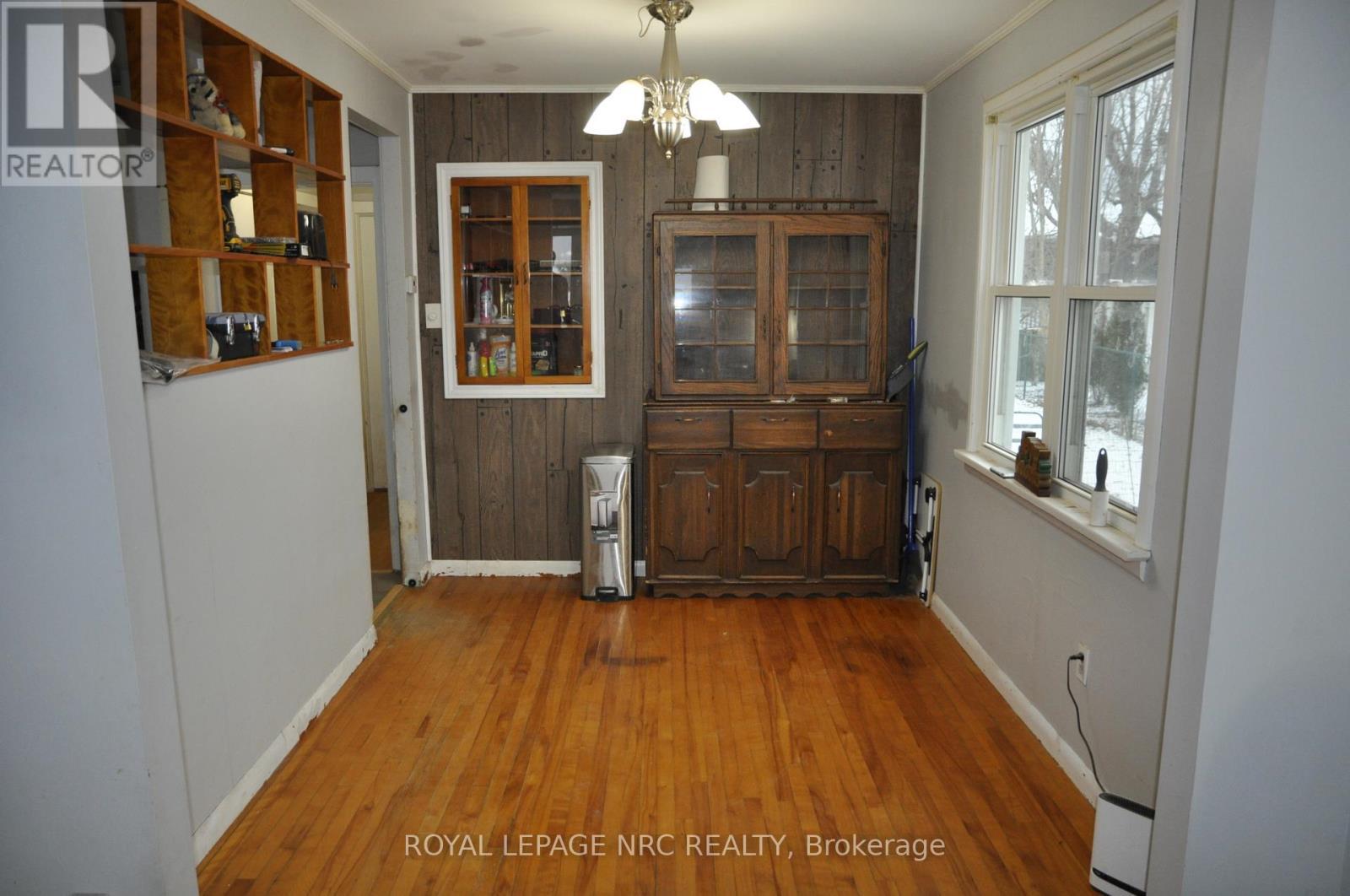 












129 GILMORE ROAD

,
Fort Erie (Central),




Ontario
L2A2L9

