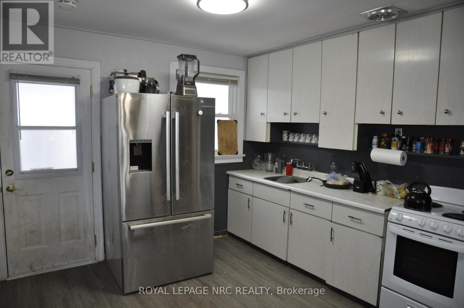 












129 GILMORE ROAD

,
Fort Erie (Central),




Ontario
L2A2L9

