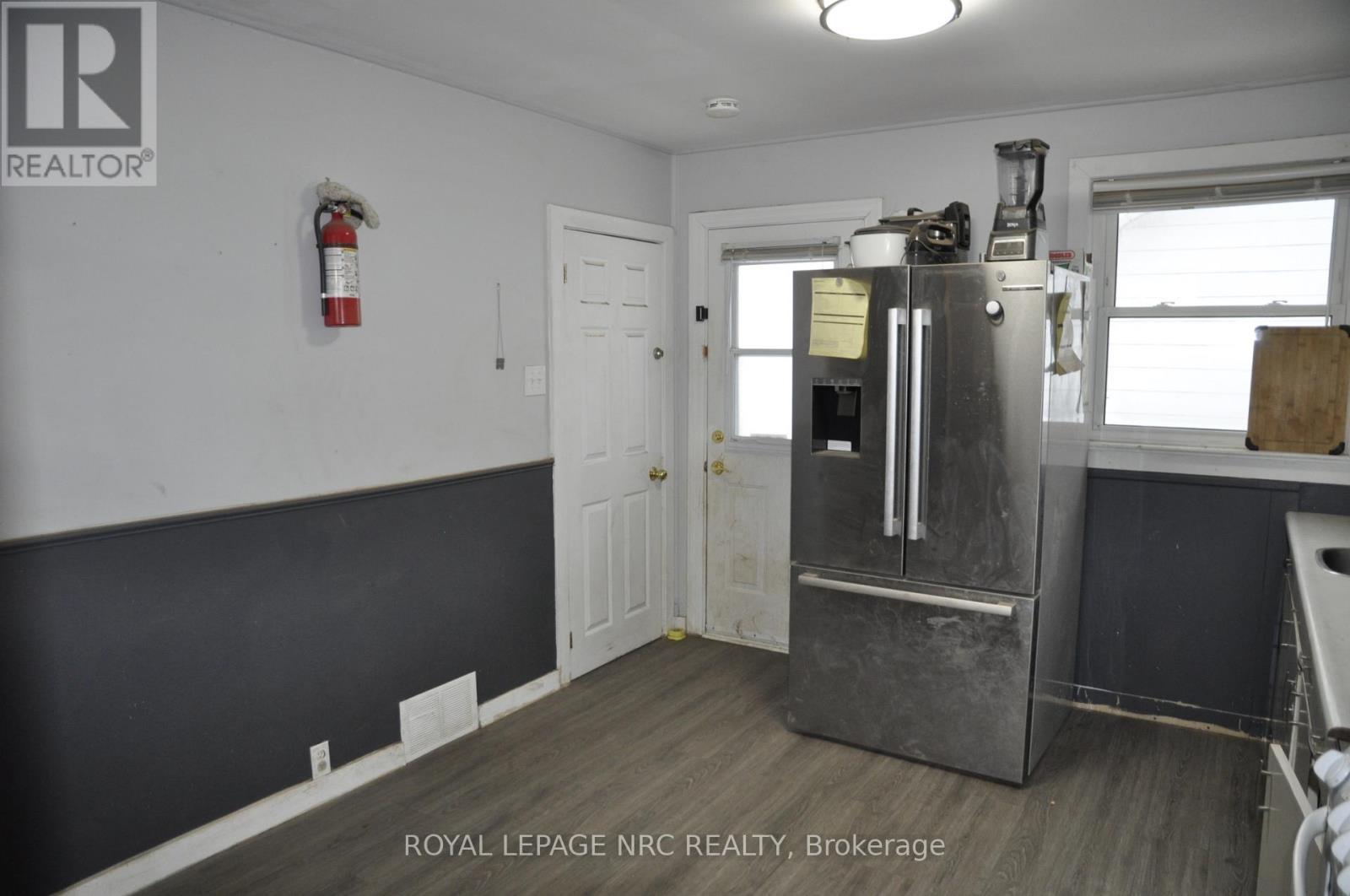 












129 GILMORE ROAD

,
Fort Erie (Central),




Ontario
L2A2L9

