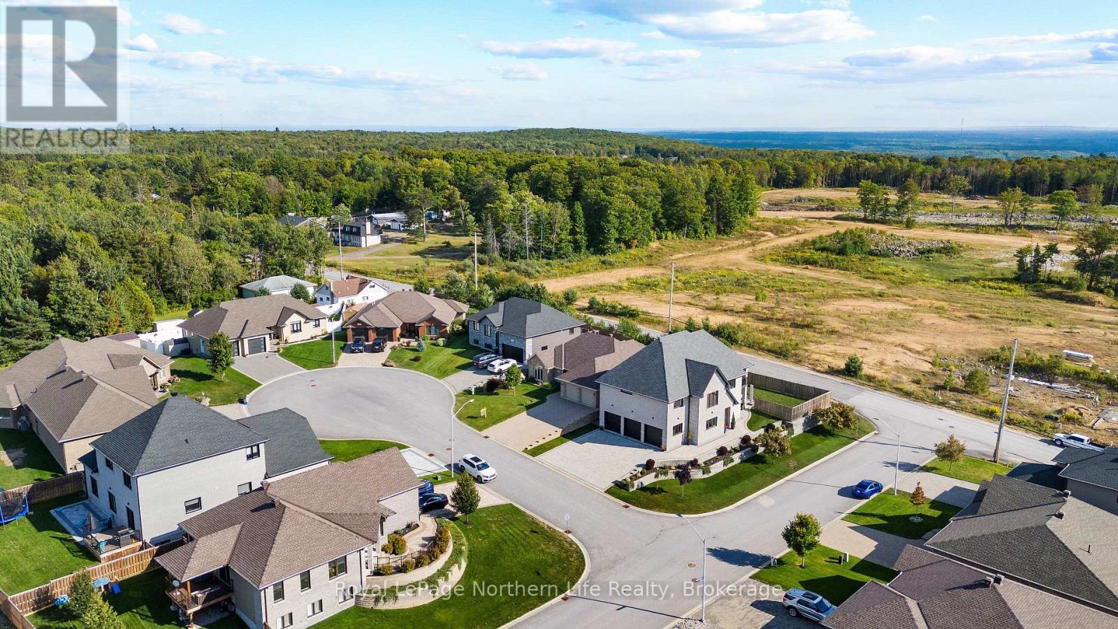 












5 ZEPHYR HEIGHTS

,
North Bay (Airport),




Ontario
P1B8G2

