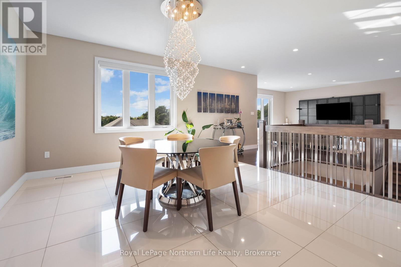 












5 ZEPHYR HEIGHTS

,
North Bay (Airport),




Ontario
P1B8G2

