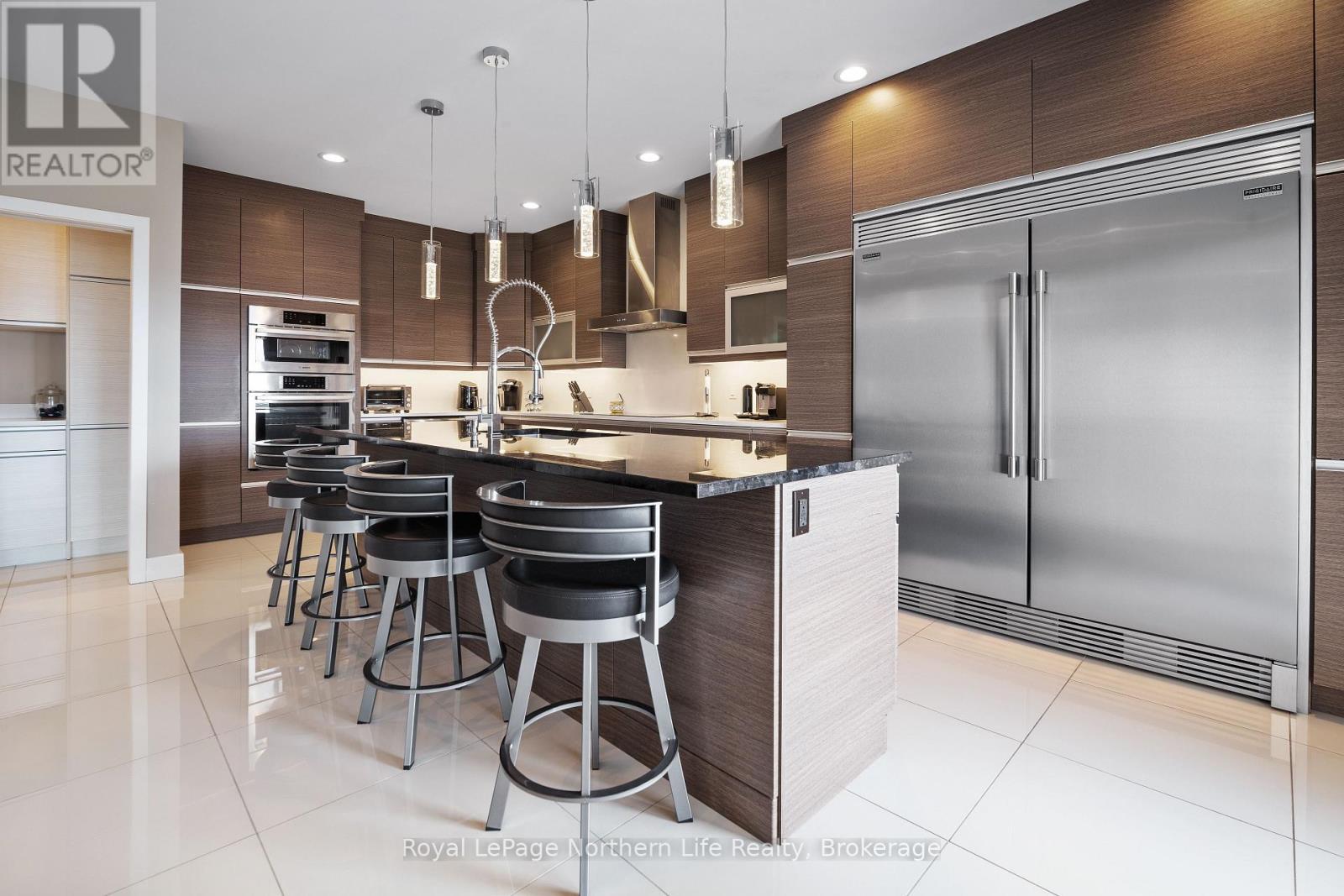 












5 ZEPHYR HEIGHTS

,
North Bay (Airport),




Ontario
P1B8G2

