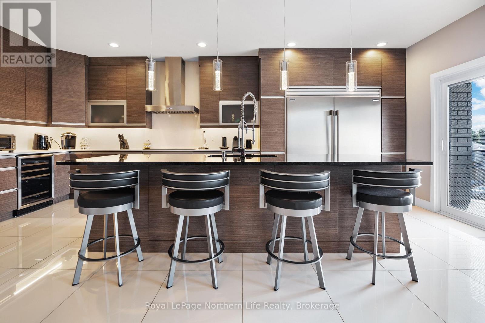 












5 ZEPHYR HEIGHTS

,
North Bay (Airport),




Ontario
P1B8G2

