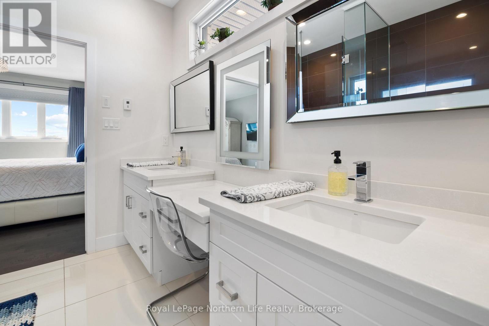 












5 ZEPHYR HEIGHTS

,
North Bay (Airport),




Ontario
P1B8G2

