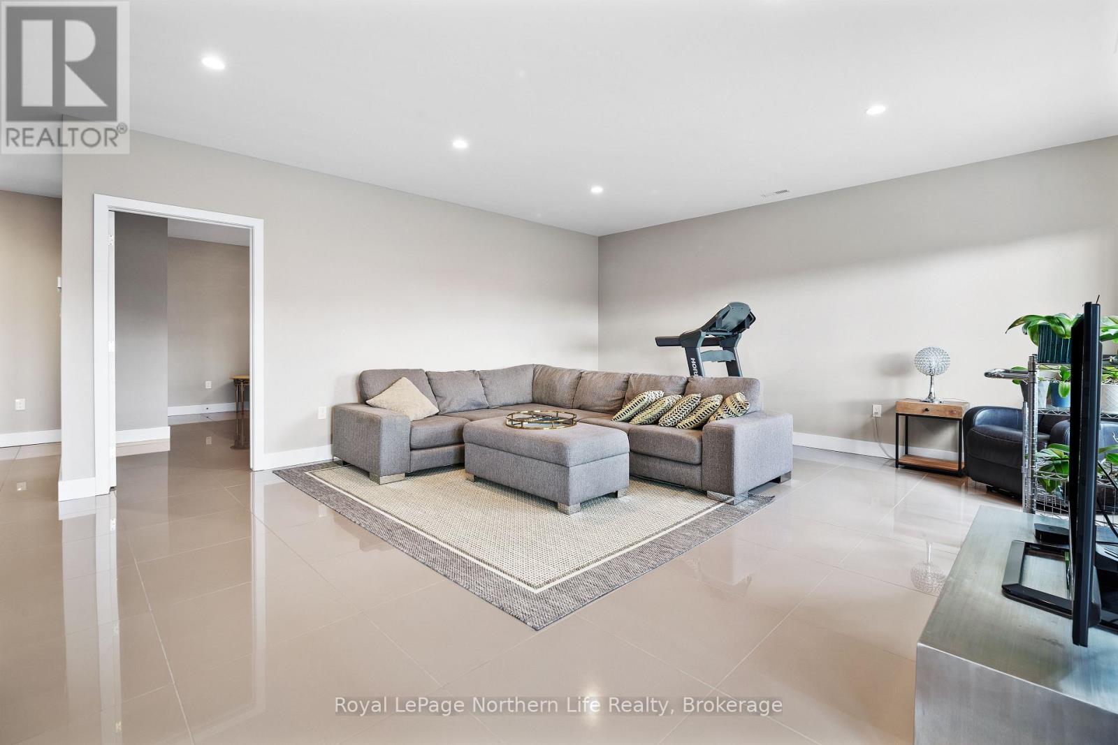 












5 ZEPHYR HEIGHTS

,
North Bay (Airport),




Ontario
P1B8G2

