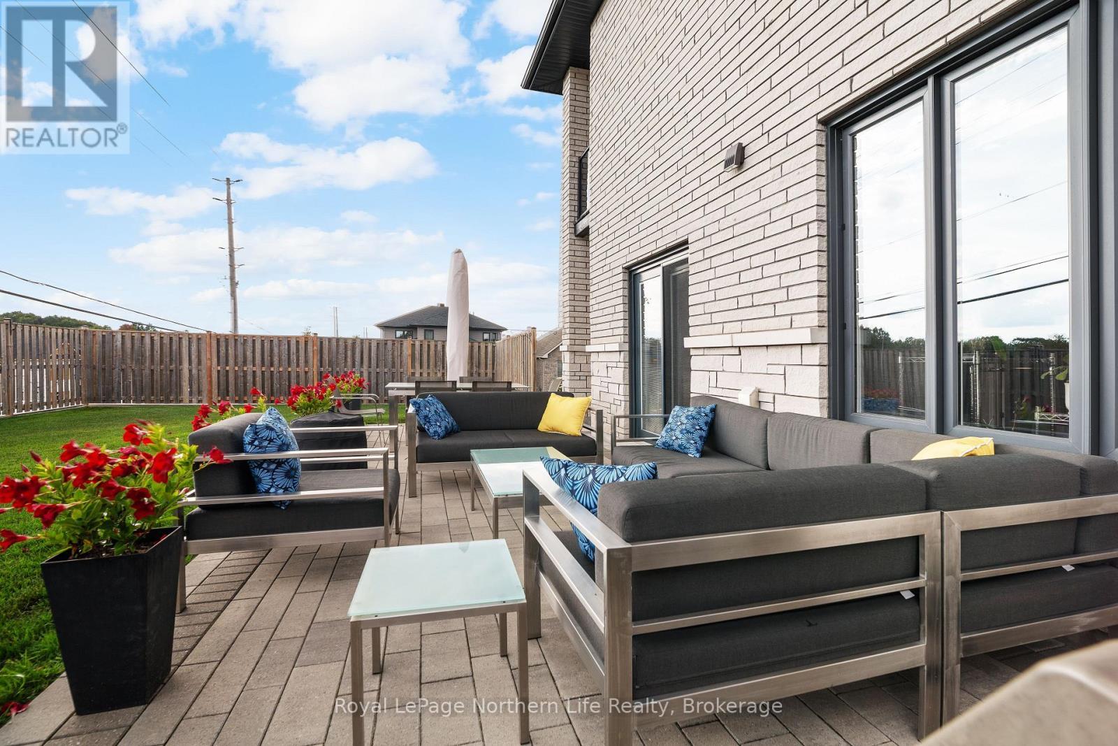 












5 ZEPHYR HEIGHTS

,
North Bay (Airport),




Ontario
P1B8G2

