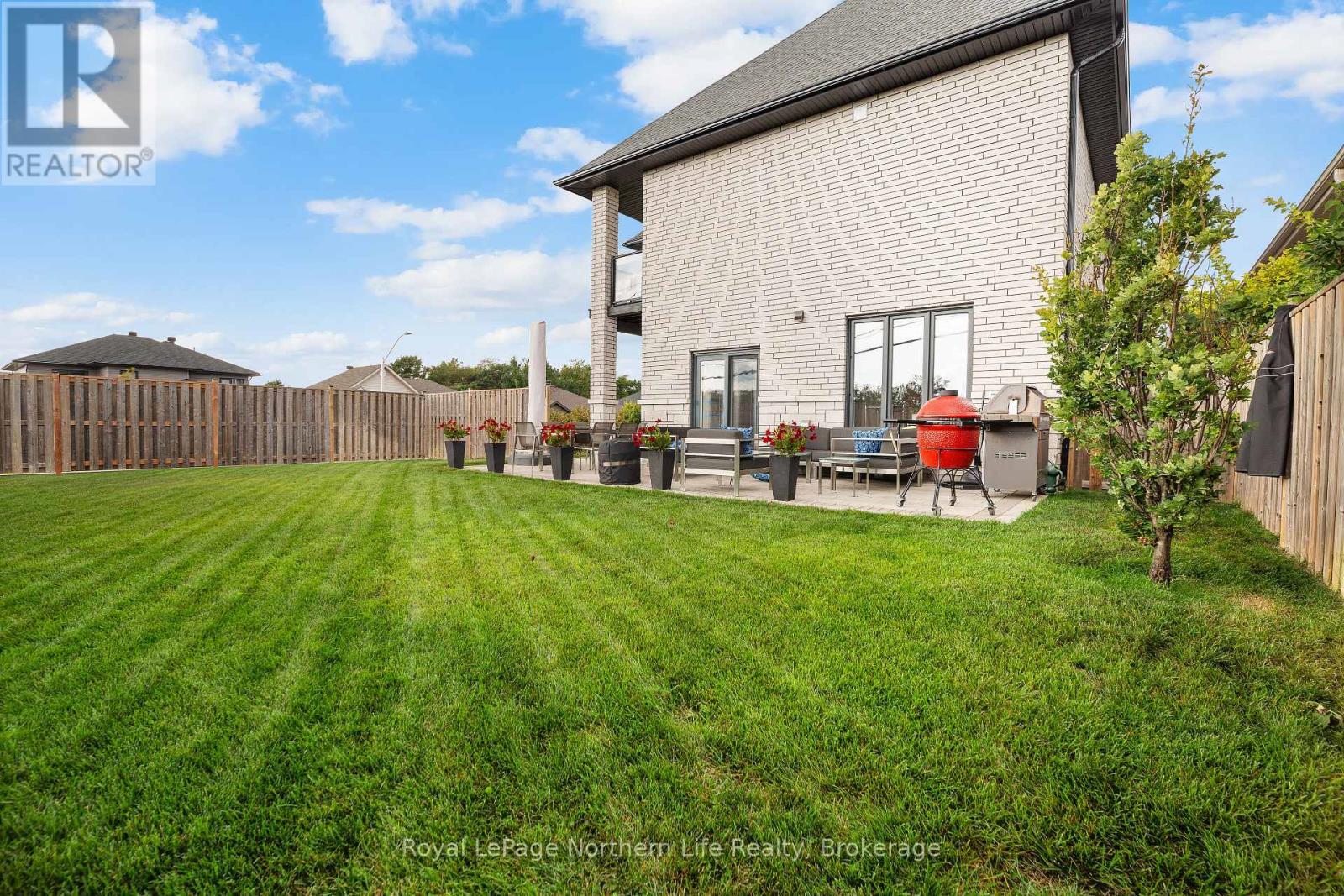 












5 ZEPHYR HEIGHTS

,
North Bay (Airport),




Ontario
P1B8G2

