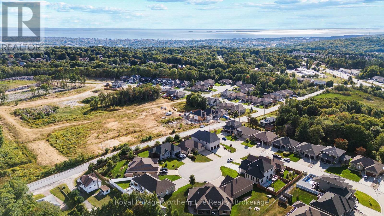 












5 ZEPHYR HEIGHTS

,
North Bay (Airport),




Ontario
P1B8G2

