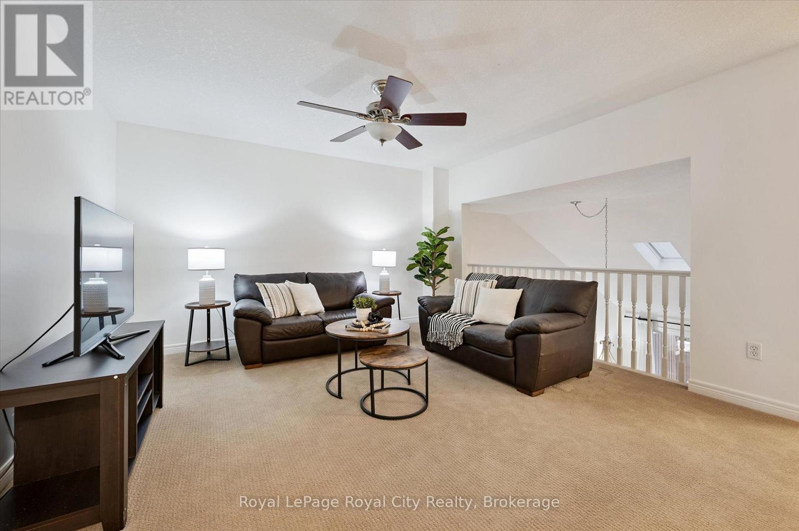 












92 SCHRODER CRESCENT

,
Guelph (Grange Road),




Ontario
N1E7B4

