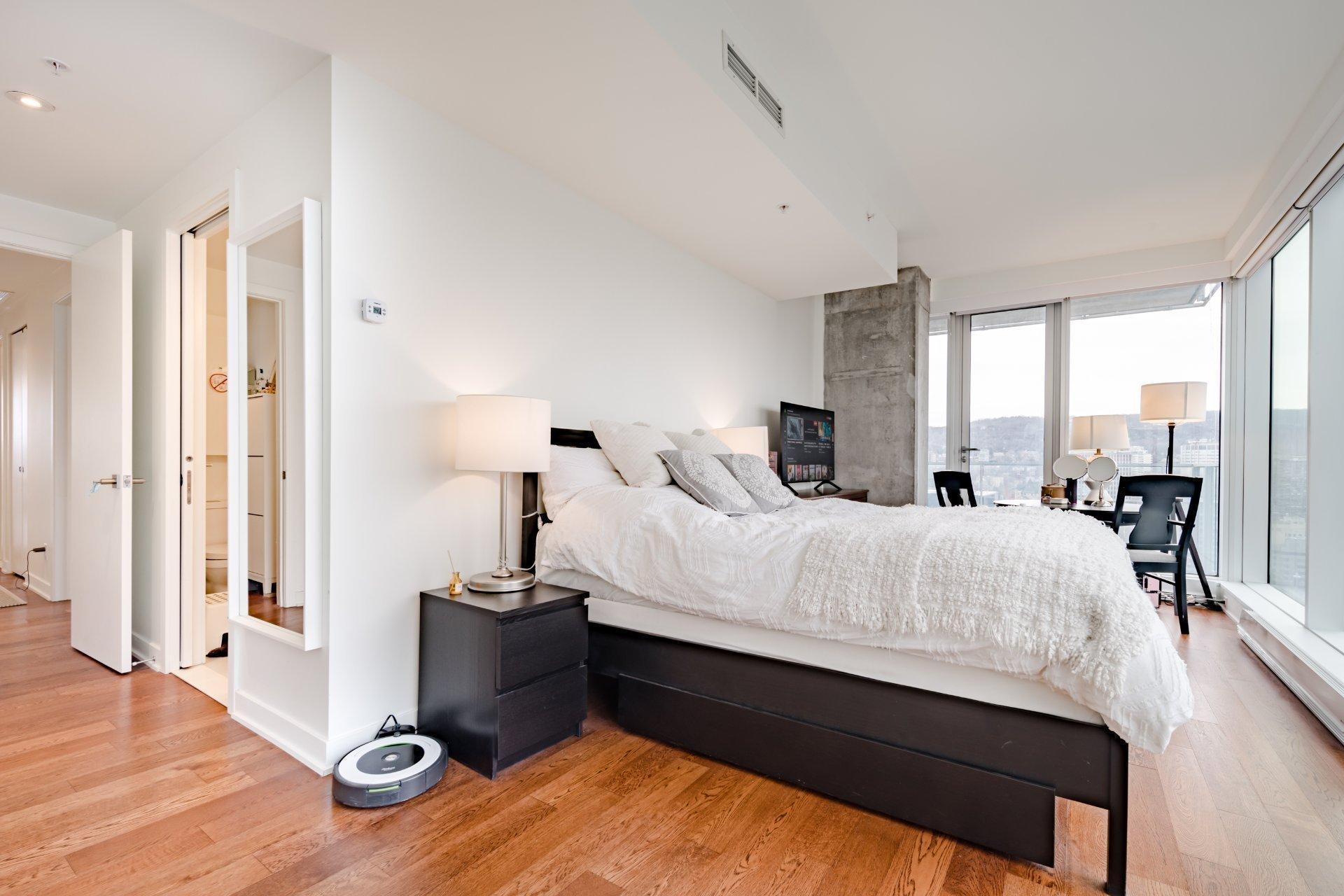 









1155


Rue de la Montagne

, 2501,
Montréal (Ville-Marie),




QC
H3G0C7

