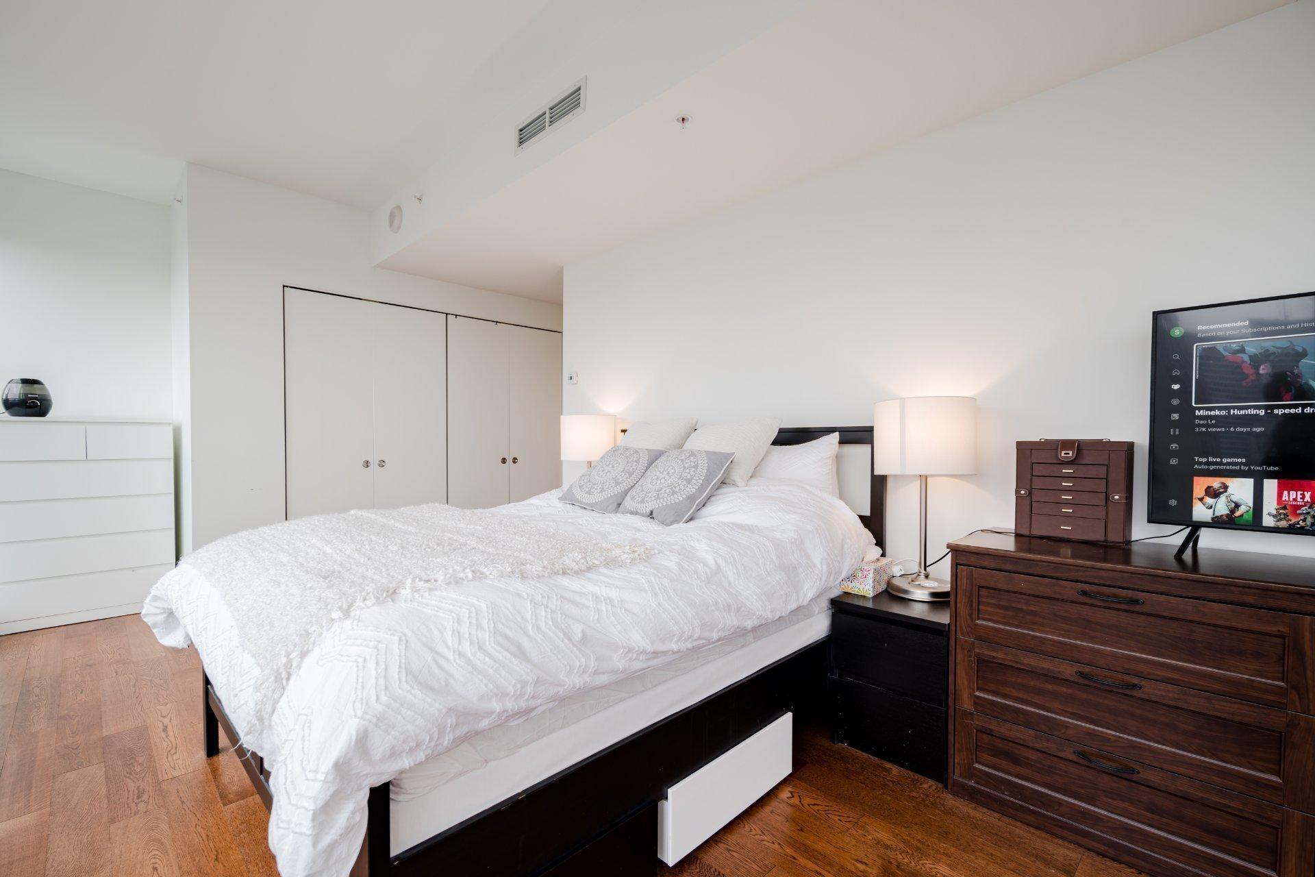 









1155


Rue de la Montagne

, 2501,
Montréal (Ville-Marie),




QC
H3G0C7

