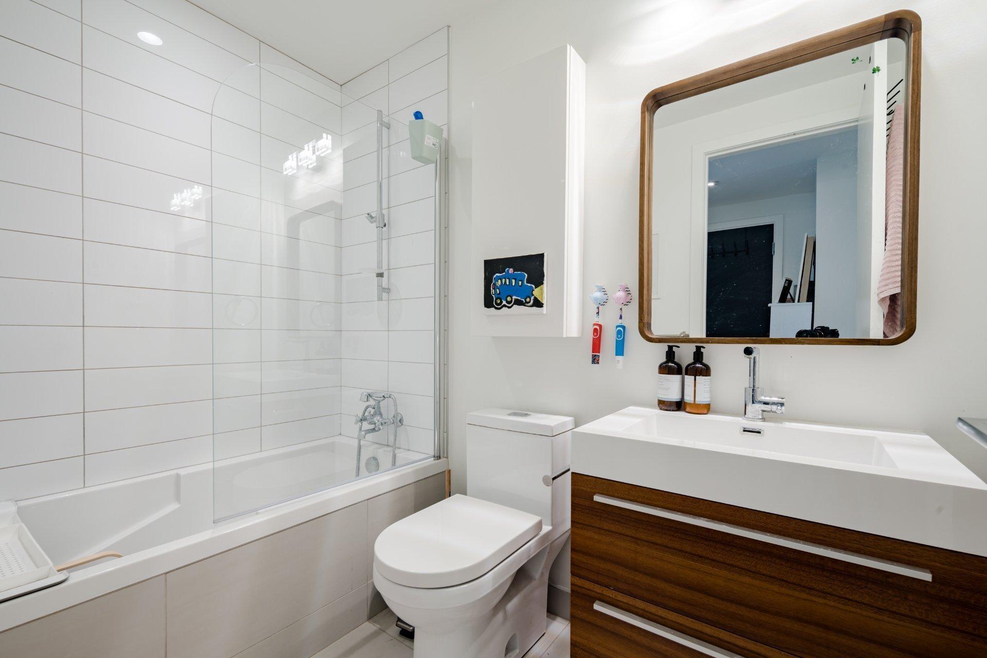 









1155


Rue de la Montagne

, 2501,
Montréal (Ville-Marie),




QC
H3G0C7

