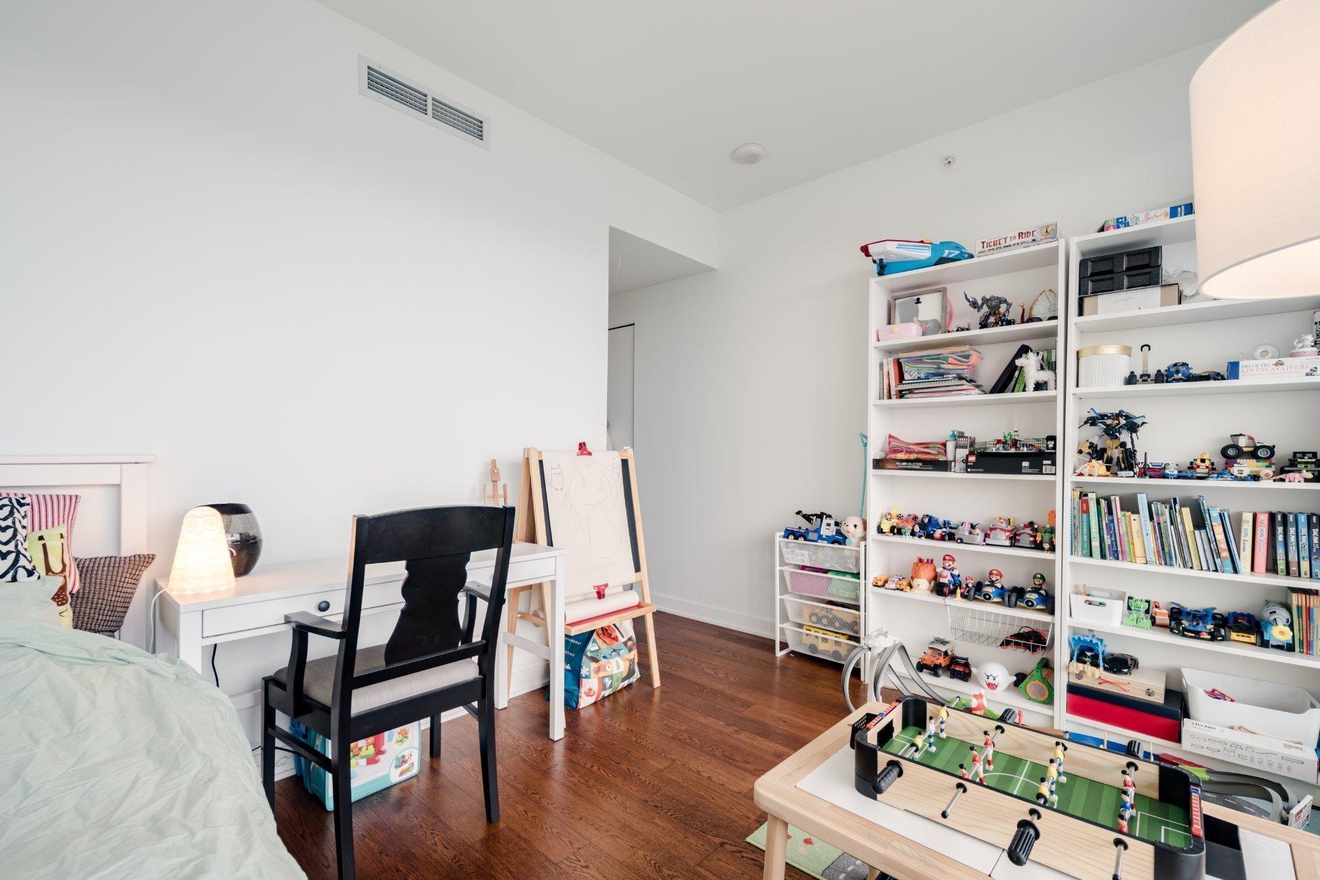 









1155


Rue de la Montagne

, 2501,
Montréal (Ville-Marie),




QC
H3G0C7

