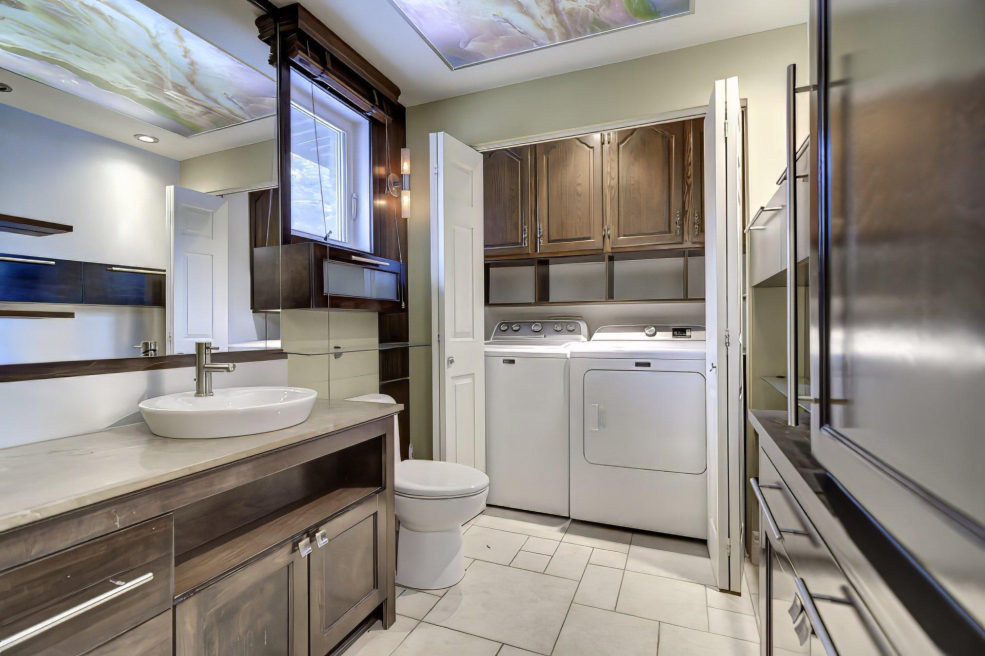 









8170


Rue Santiago

,
Brossard,




QC
J4X1T6

