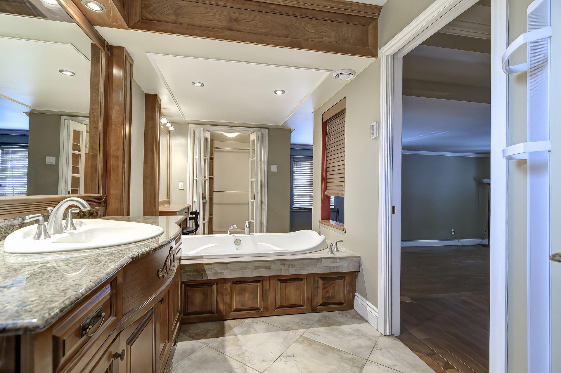 









8170


Rue Santiago

,
Brossard,




QC
J4X1T6

