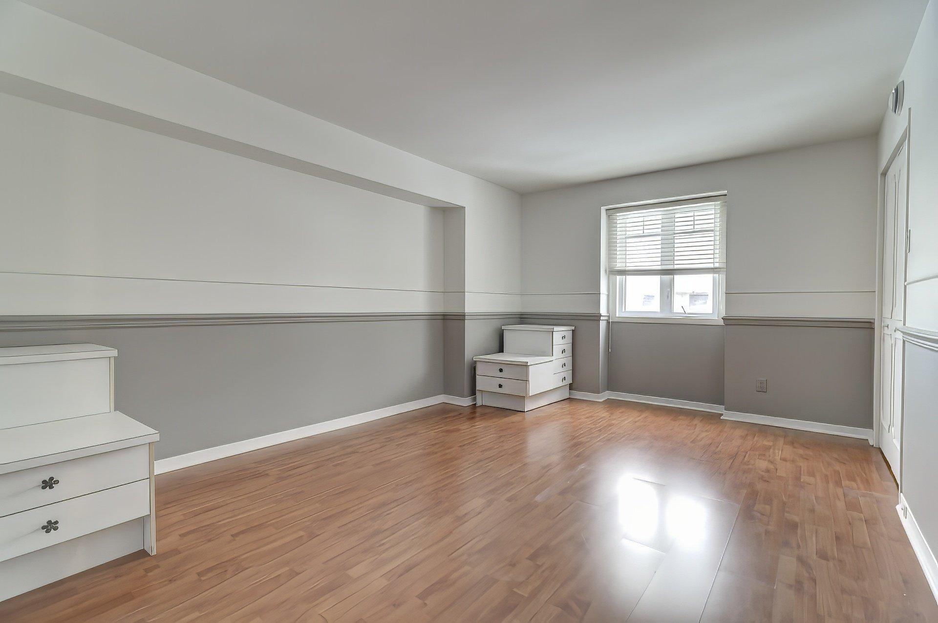 









8170


Rue Santiago

,
Brossard,




QC
J4X1T6

