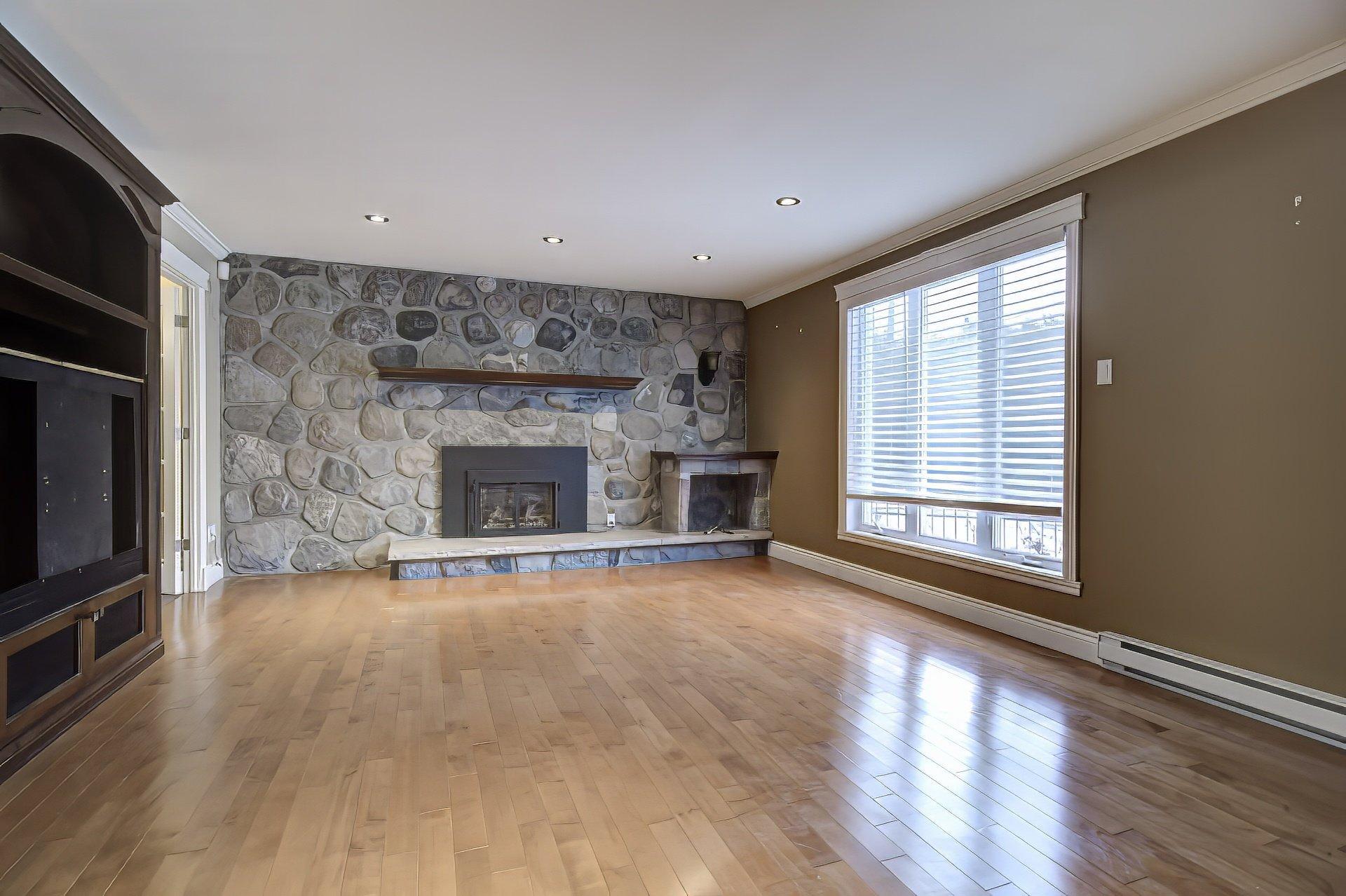 









8170


Rue Santiago

,
Brossard,




QC
J4X1T6

