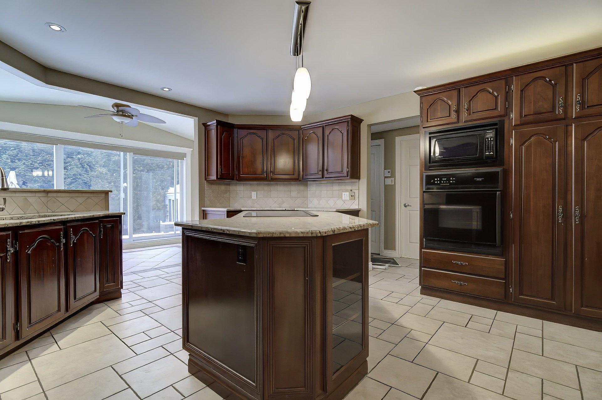 









8170


Rue Santiago

,
Brossard,




QC
J4X1T6

