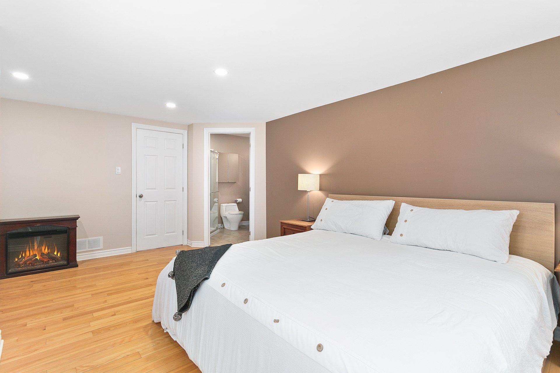 









30


Ch. du Lac-de-la-Ferme

,
Otter Lake,




QC
J0X2P0

