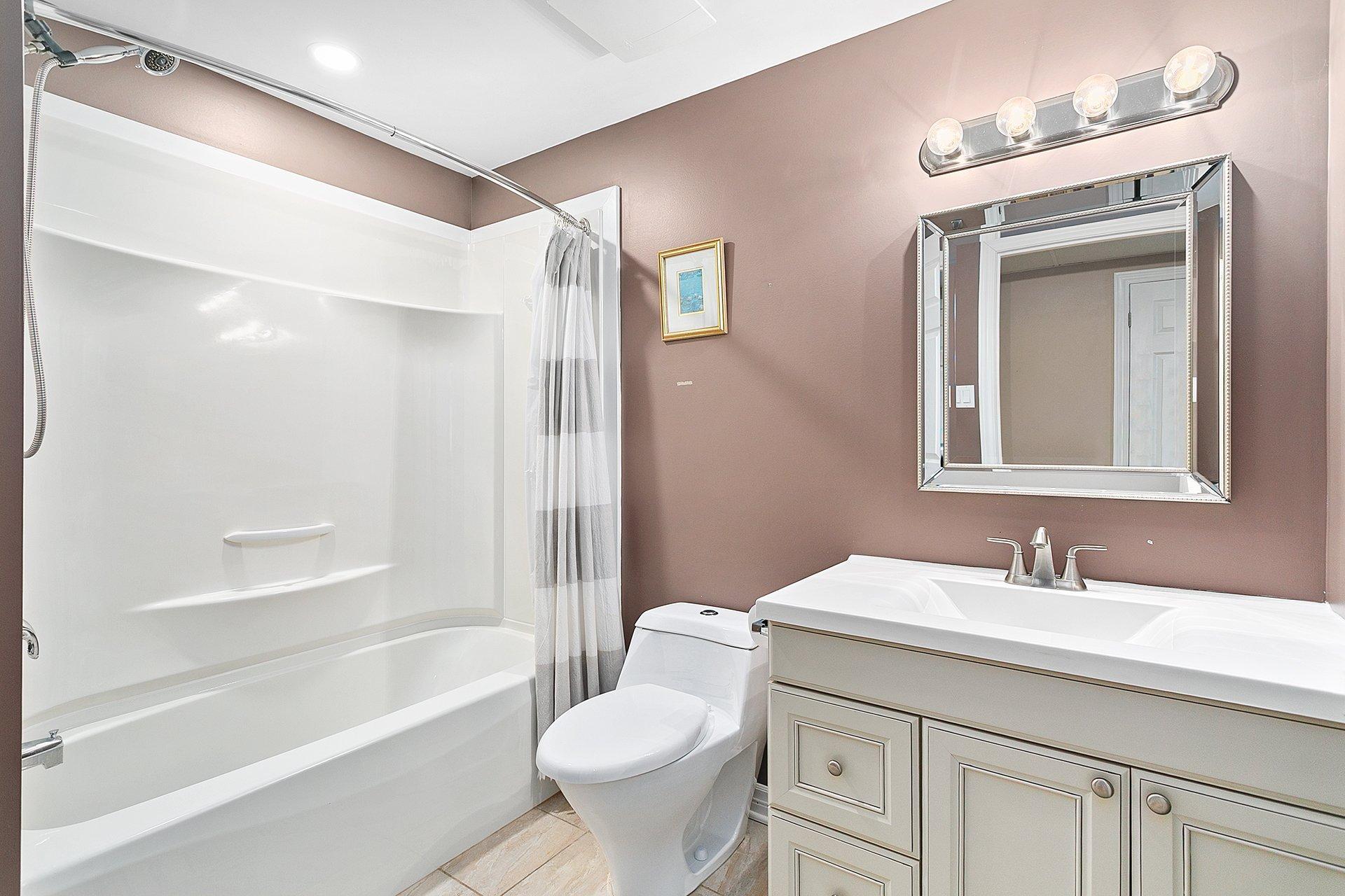 









30


Ch. du Lac-de-la-Ferme

,
Otter Lake,




QC
J0X2P0

