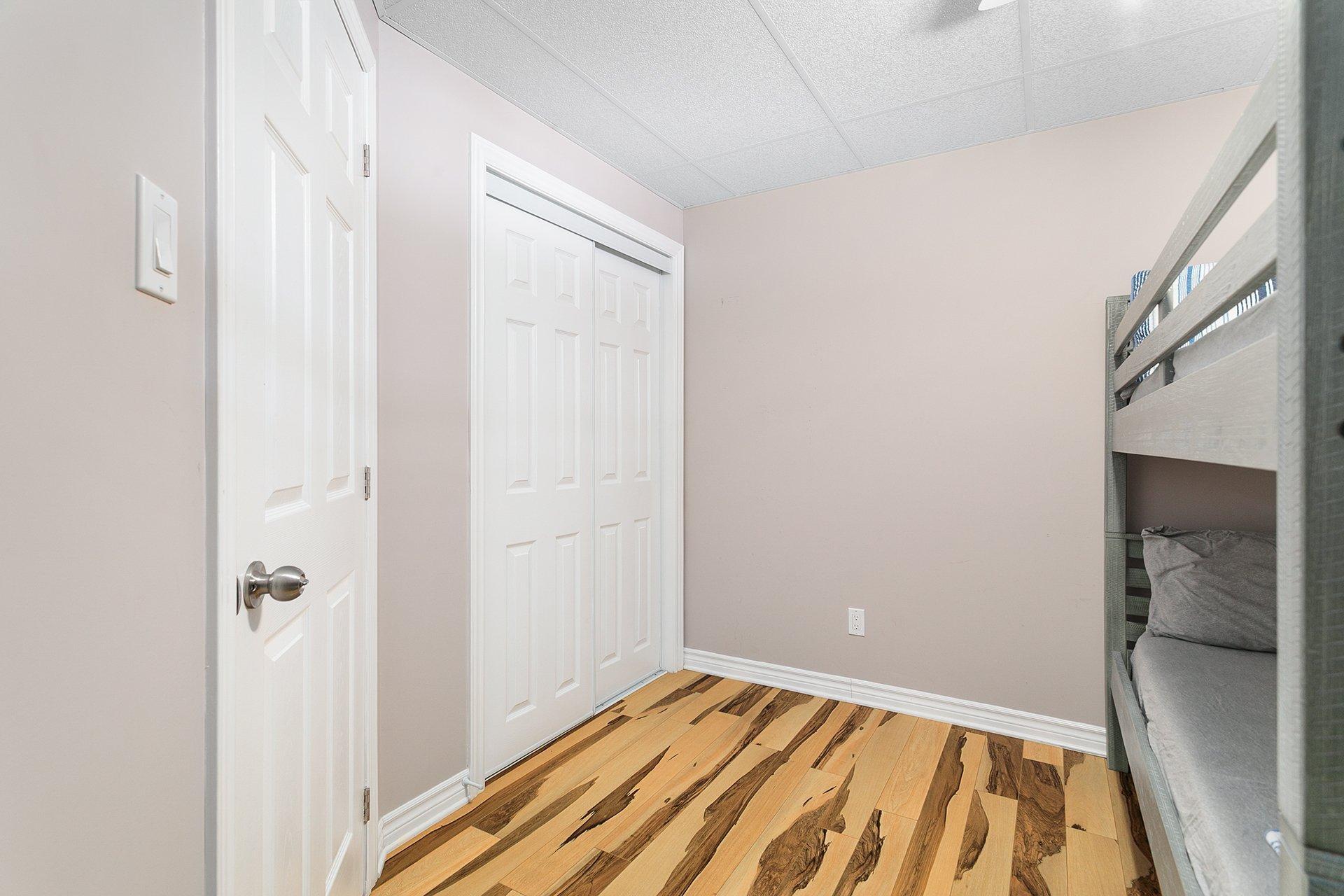 









30


Ch. du Lac-de-la-Ferme

,
Otter Lake,




QC
J0X2P0

