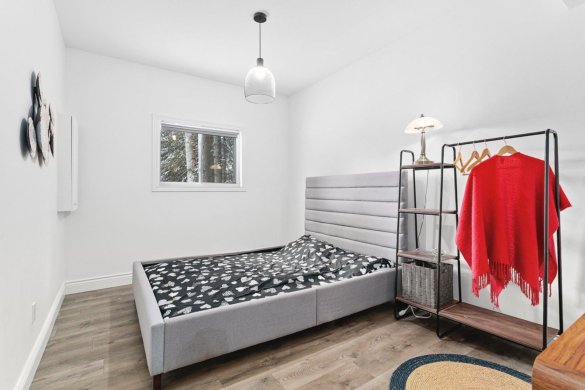 









30


Ch. du Lac-de-la-Ferme

,
Otter Lake,




QC
J0X2P0

