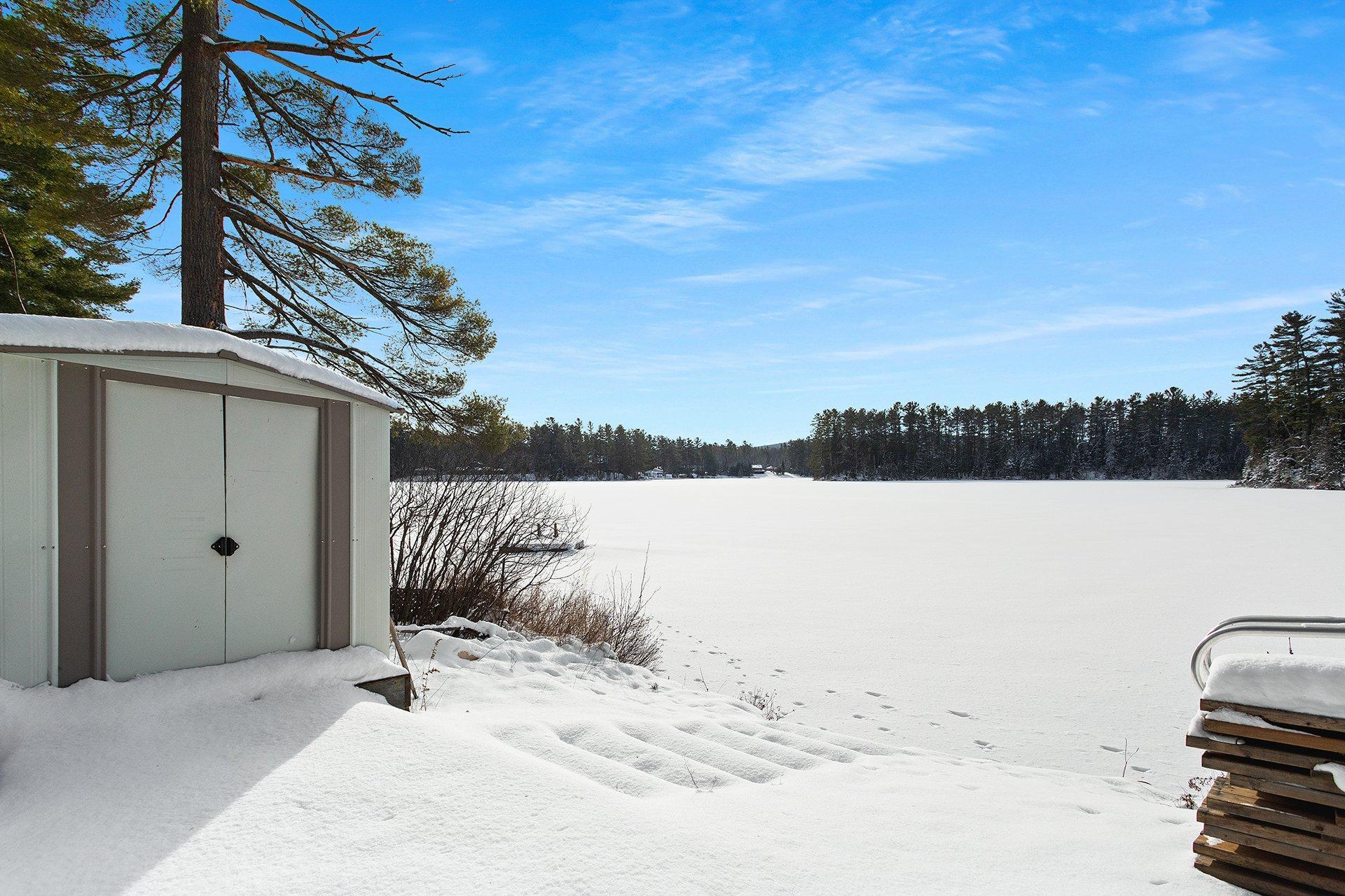 









30


Ch. du Lac-de-la-Ferme

,
Otter Lake,




QC
J0X2P0

