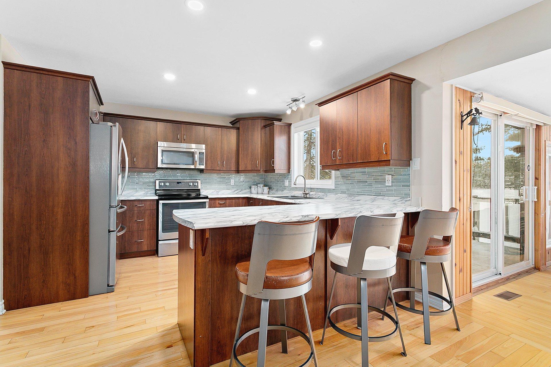 









30


Ch. du Lac-de-la-Ferme

,
Otter Lake,




QC
J0X2P0

