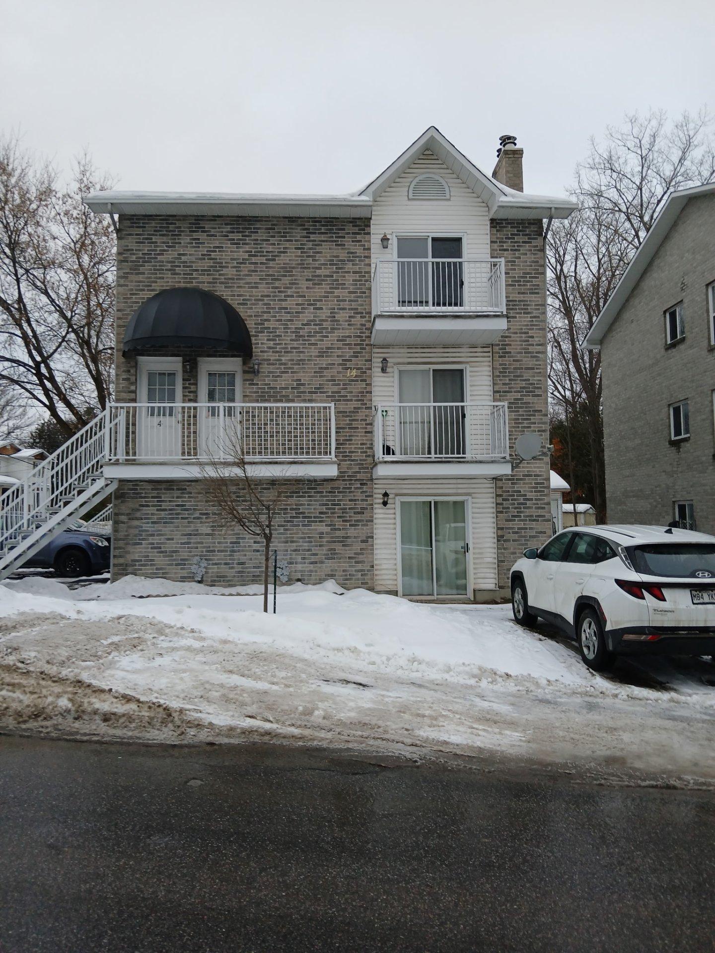 









14


Rue Mitchell

,
Gatineau (Gatineau),




QC
J8P2A5

