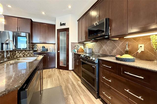 









14


Tanglewood

DR,
La Salle,




MB
R0G 0A1

