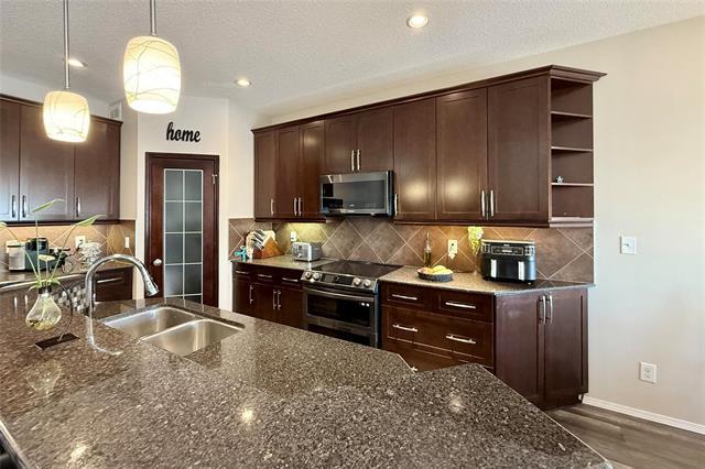 









14


Tanglewood

DR,
La Salle,




MB
R0G 0A1

