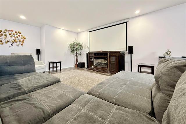 









14


Tanglewood

DR,
La Salle,




MB
R0G 0A1

