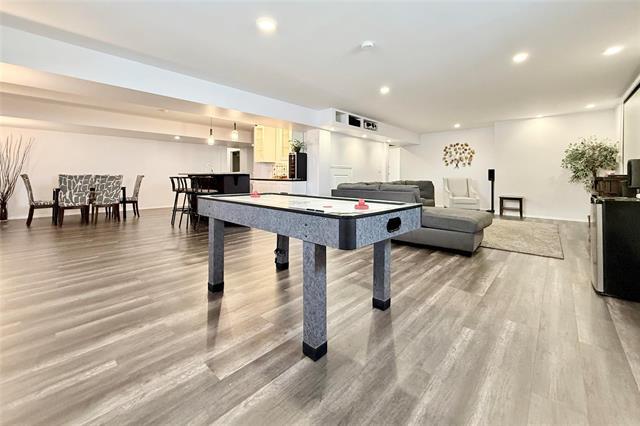 









14


Tanglewood

DR,
La Salle,




MB
R0G 0A1

