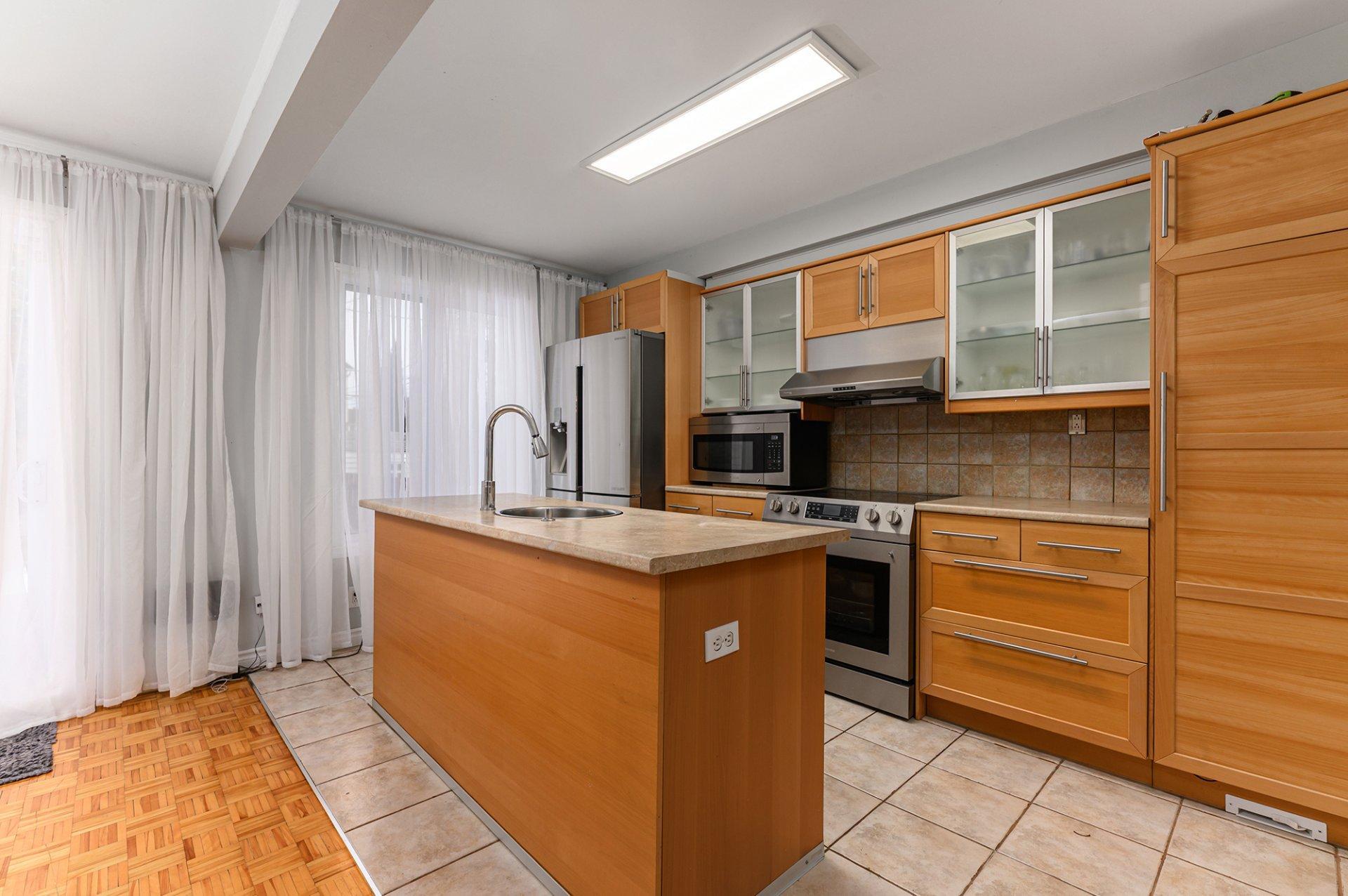 









4020


Crois. Oscar

,
Brossard,




QC
J4Y2J8

