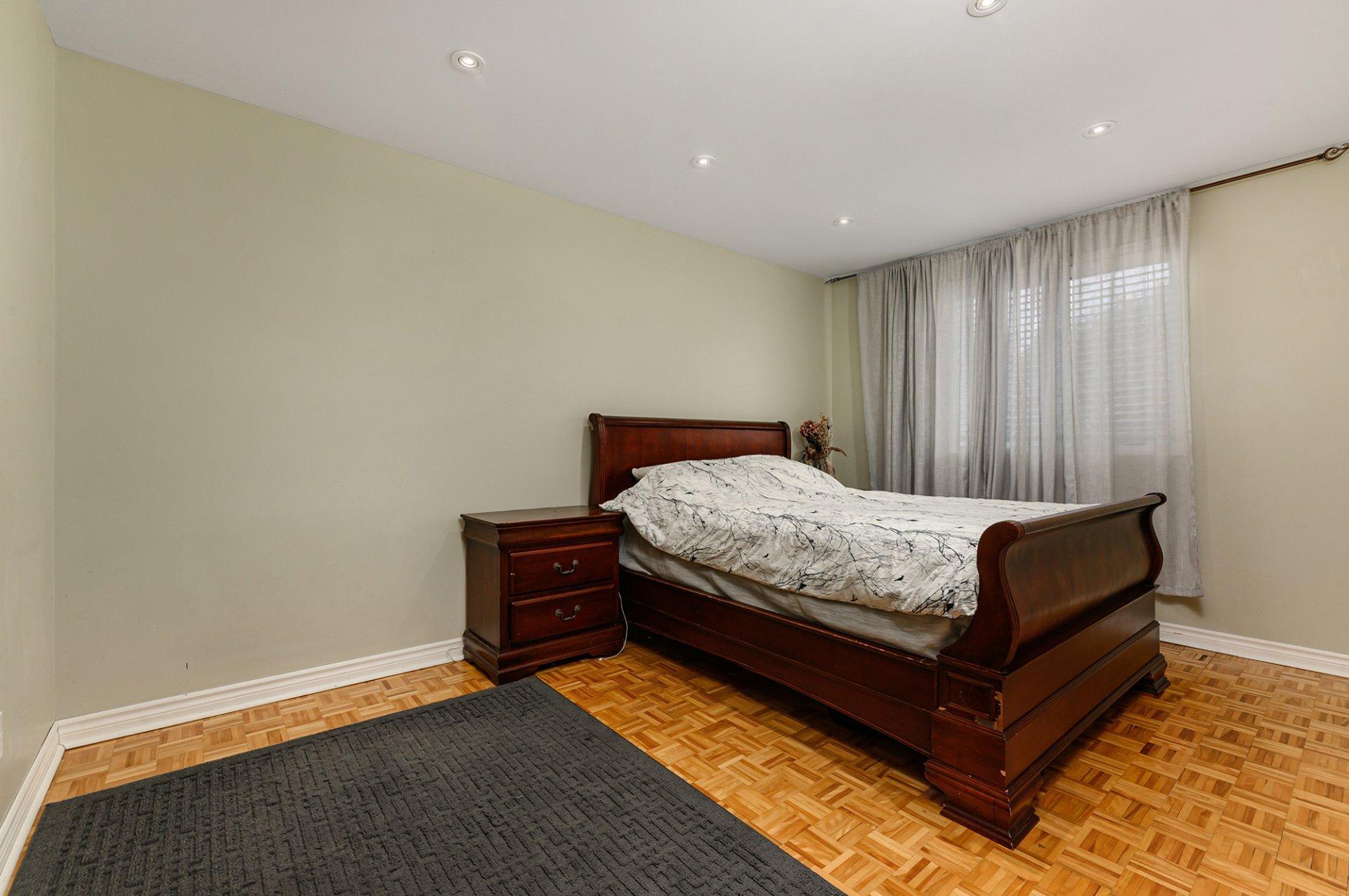 









4020


Crois. Oscar

,
Brossard,




QC
J4Y2J8

