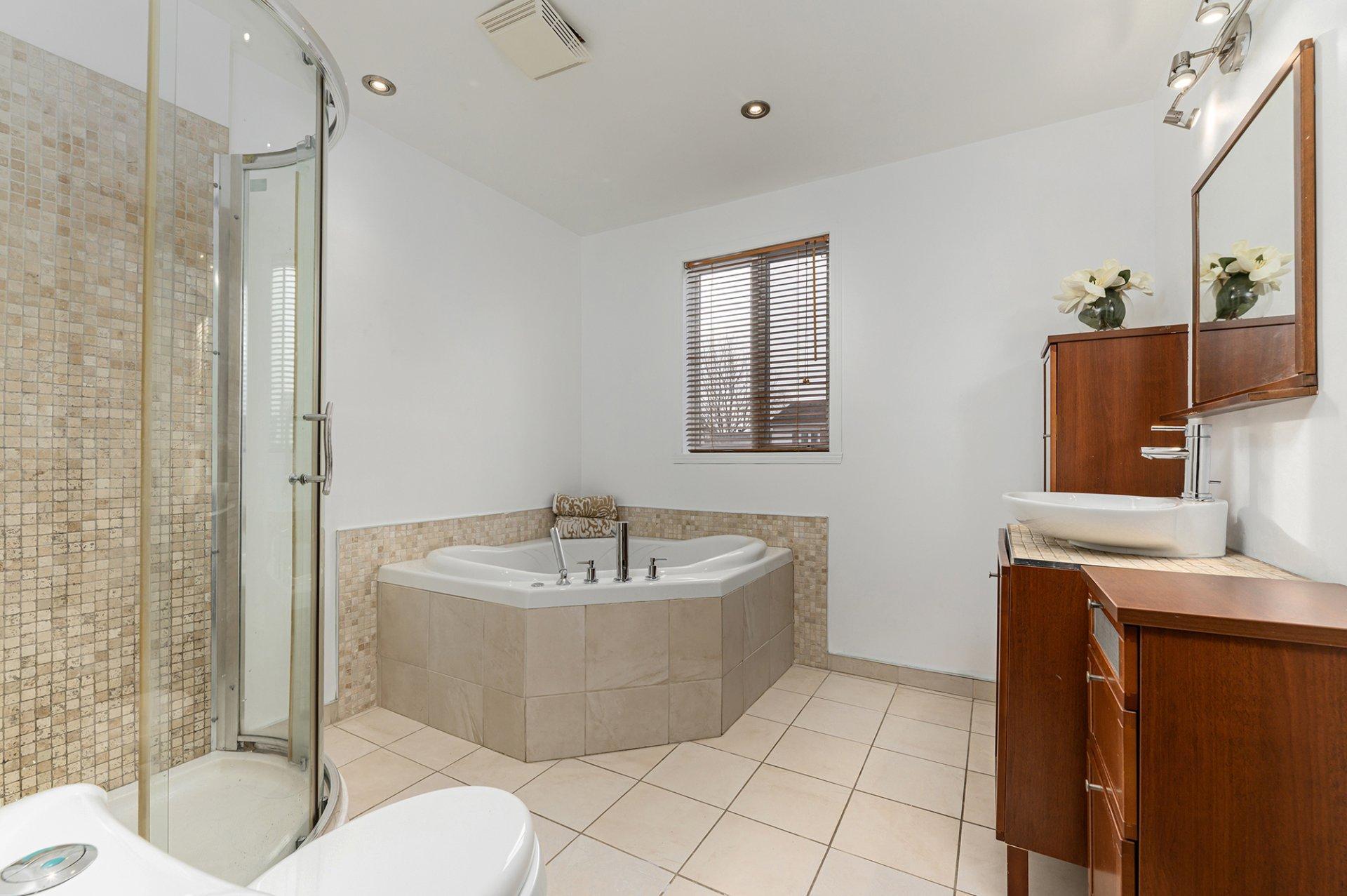 









4020


Crois. Oscar

,
Brossard,




QC
J4Y2J8

