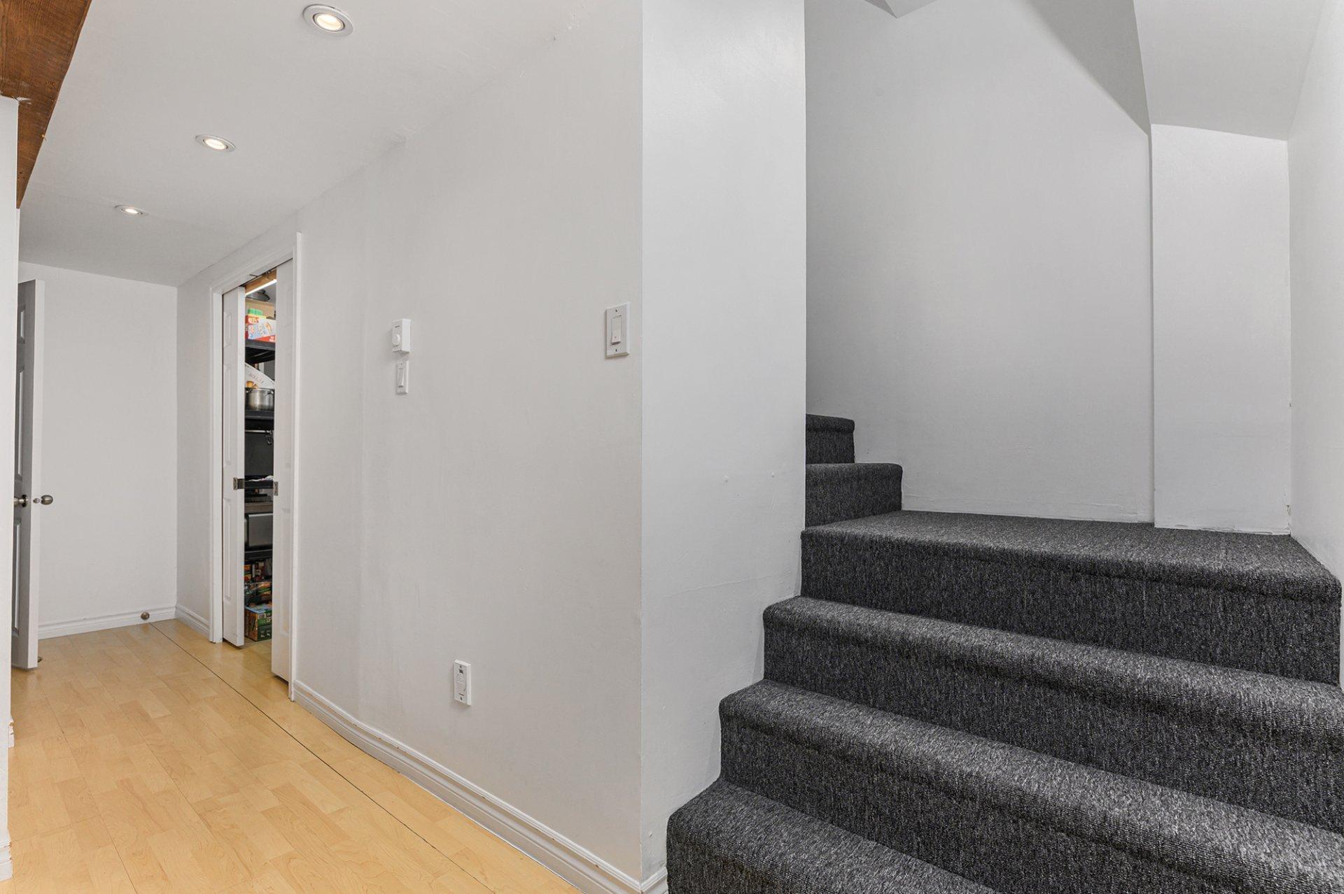 









4020


Crois. Oscar

,
Brossard,




QC
J4Y2J8

