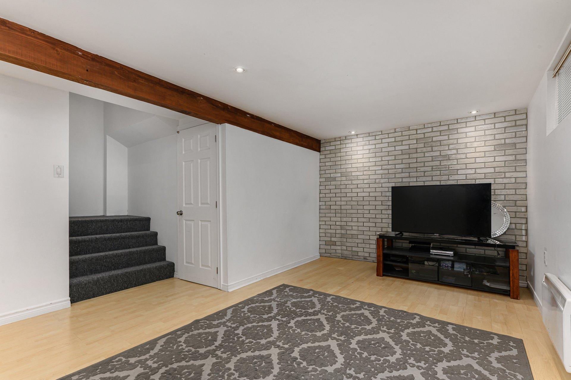 









4020


Crois. Oscar

,
Brossard,




QC
J4Y2J8

