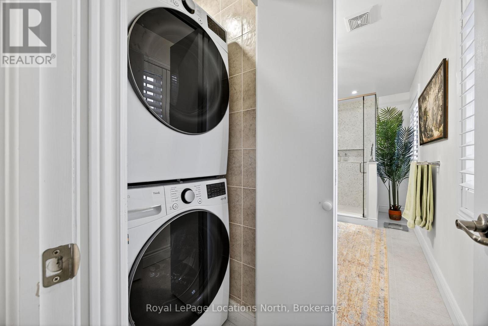 












31 NORTH MAPLE STREET

,
Collingwood,




Ontario
L9Y0J8

