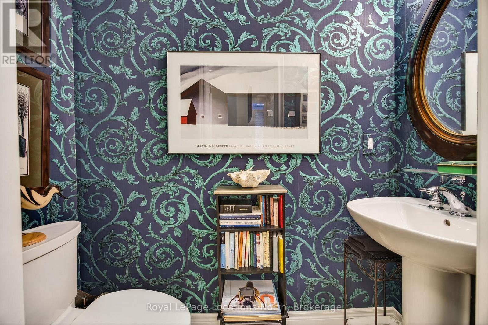 












31 NORTH MAPLE STREET

,
Collingwood,




Ontario
L9Y0J8

