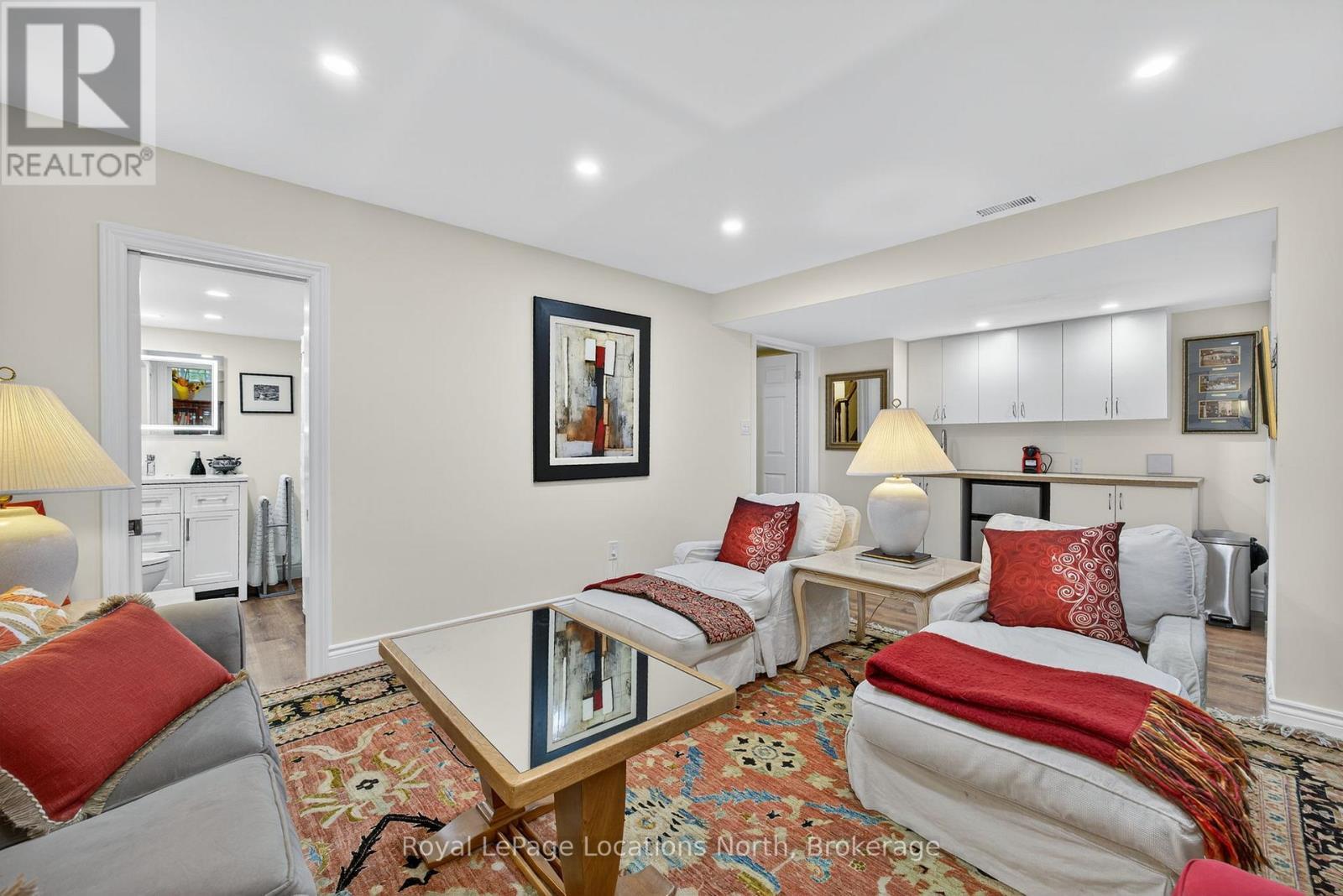 












31 NORTH MAPLE STREET

,
Collingwood,




Ontario
L9Y0J8

