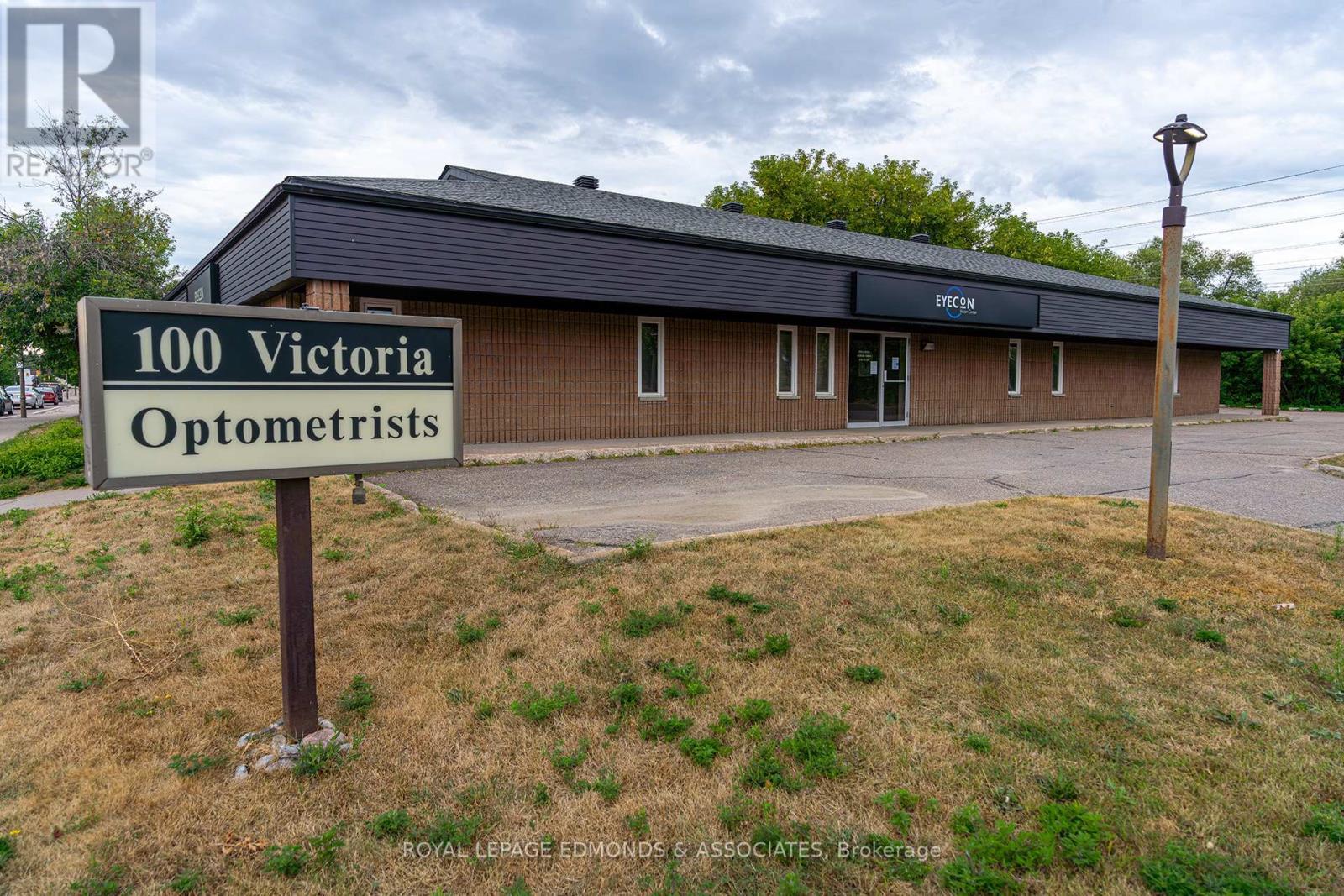 












100 VICTORIA STREET

,
Pembroke,




Ontario
K8A8E1

